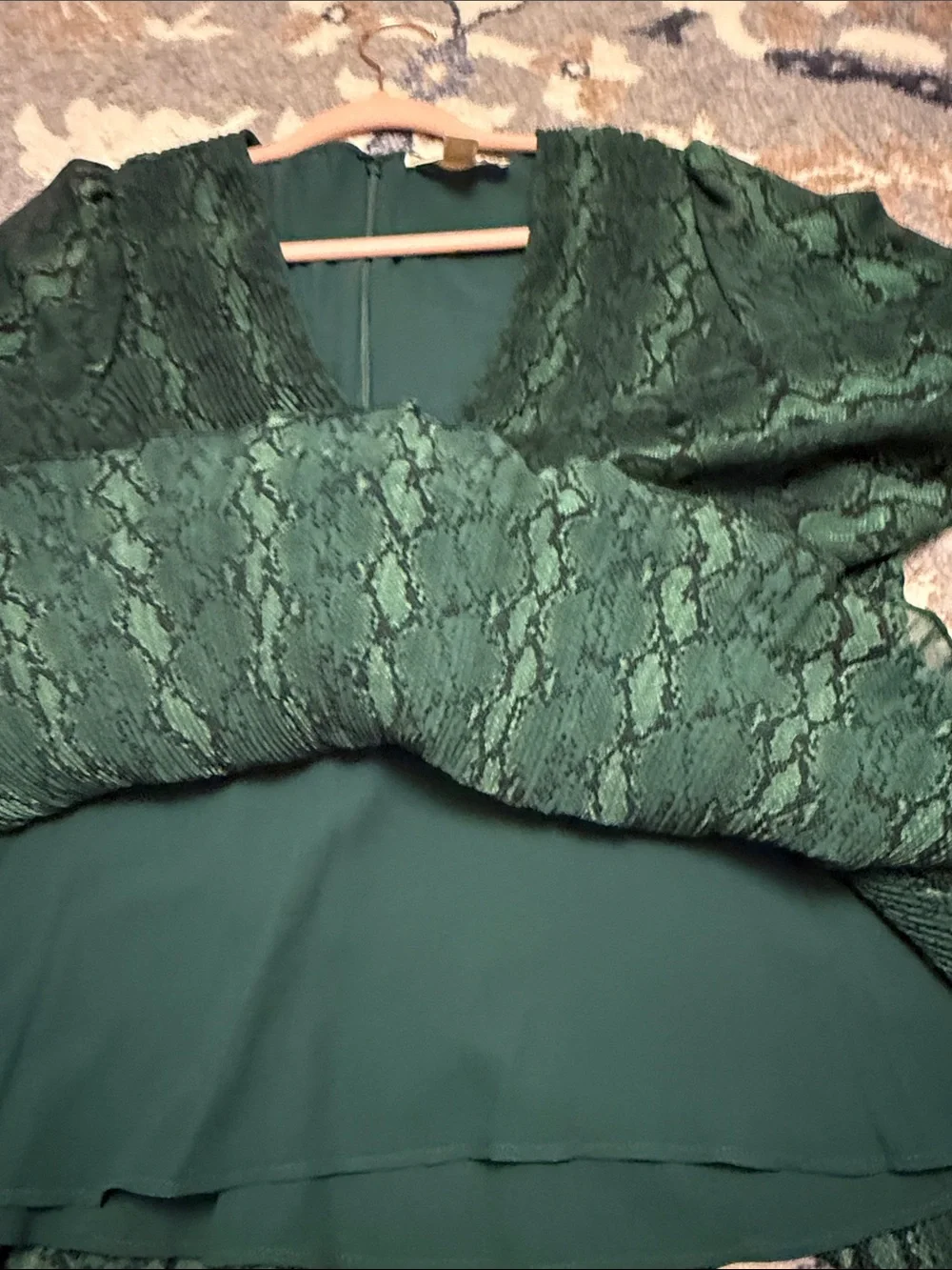 Michael kors Green Snake-Print Pleated V-Neck Blouse size L